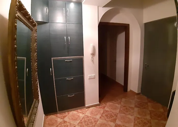 Deluxe Three-Bedroom Apartment